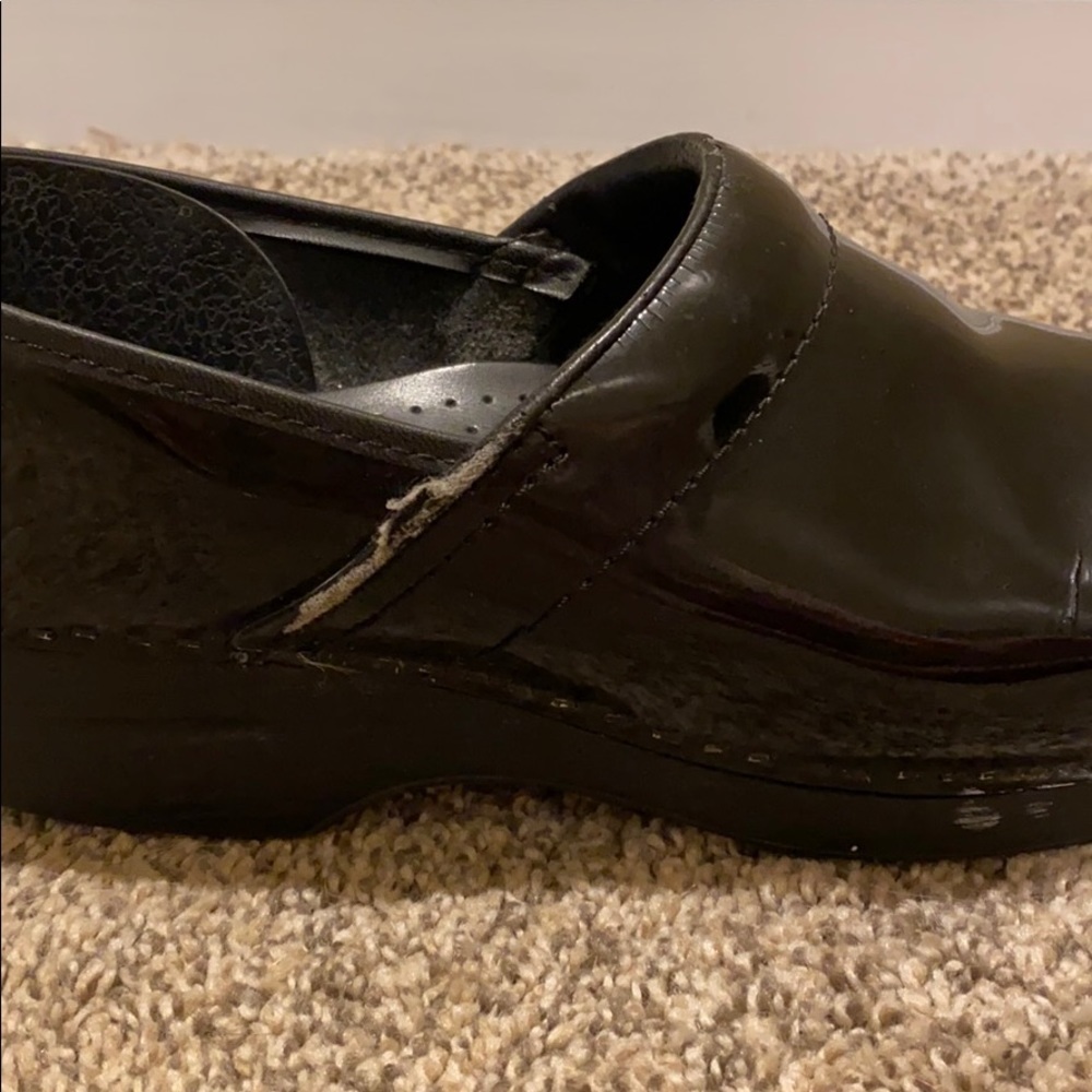 Dansko Patent Leather Black Clogs Sz 11 - Picture 6 of 8